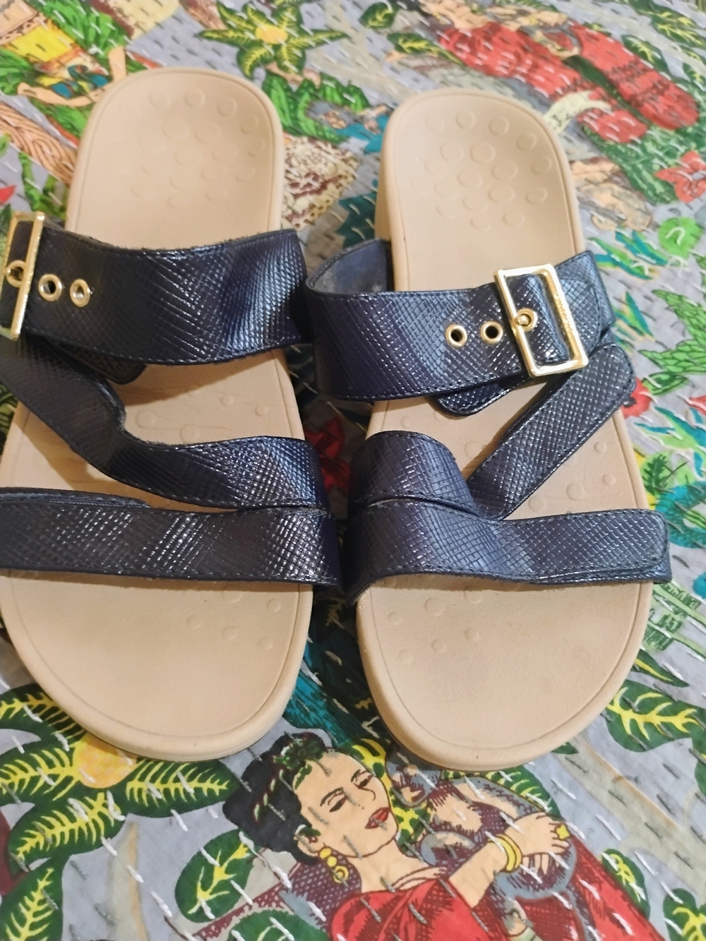 Vionic Black Textured Strappy Buckle Sandals for Women